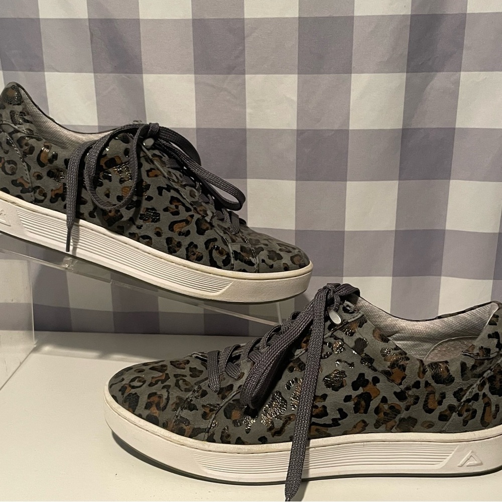 Align Harper Grey Jaguar/Leopard Print Leather Sneakers Sz 9